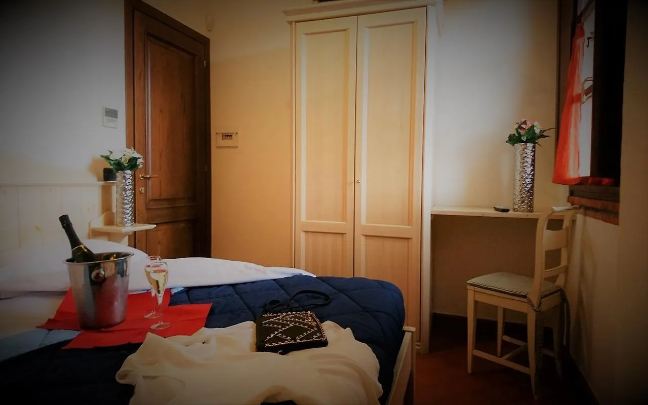 **  Vecchia Fornace Hotel Santa Croce sullʼ Arno Italia